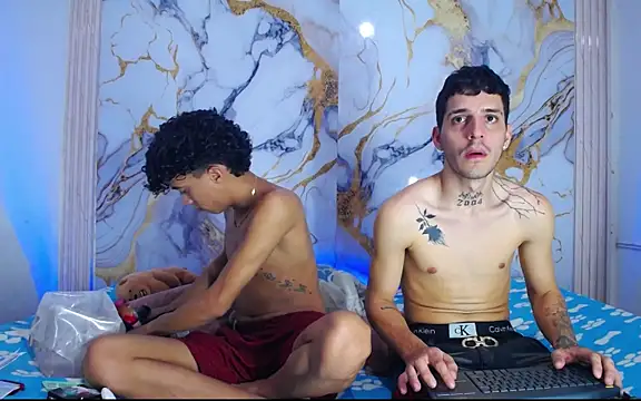 Khloe and max online show from 16, 4, 2026