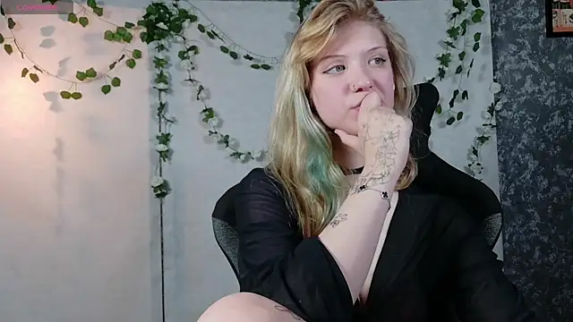 Snapshot of Lina_Wi chatting on 2, 7, 2026 Lina Wi online show from 2, 7, 2026