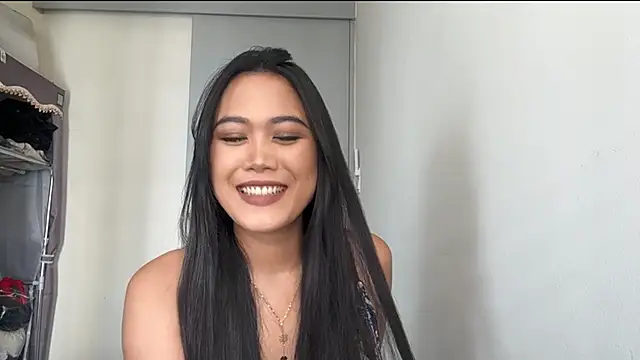 MaggieCahue online show from 18, 4, 2026