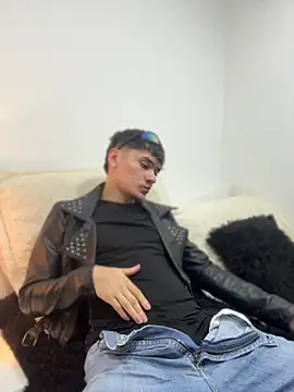 martin18 dirty online show from 18, 4, 2026