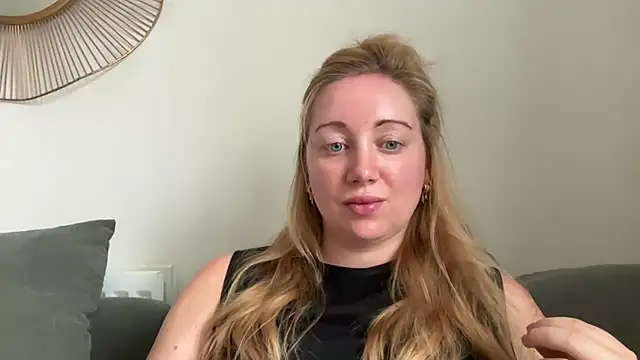 Snapshot of arielsweetieee chatting on 17, 6, 2026 arielsweetieee online show from 17, 6, 2026