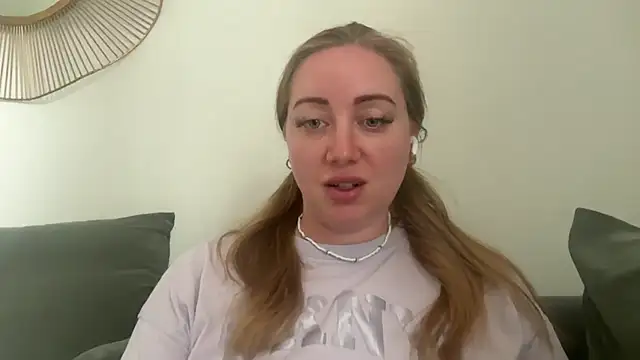 Snapshot of arielsweetieee chatting on 30, 6, 2026 arielsweetieee online show from 30, 6, 2026