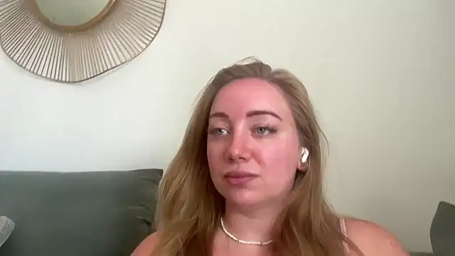 Snapshot of arielsweetieee chatting on 2, 7, 2026 arielsweetieee online show from 2, 7, 2026