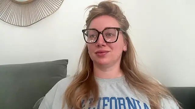 Snapshot of arielsweetieee chatting on 28, 6, 2026 arielsweetieee online show from 28, 6, 2026