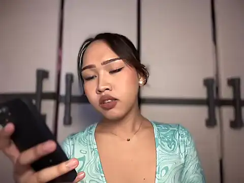 lady clea143 online show from 18, 4, 2026