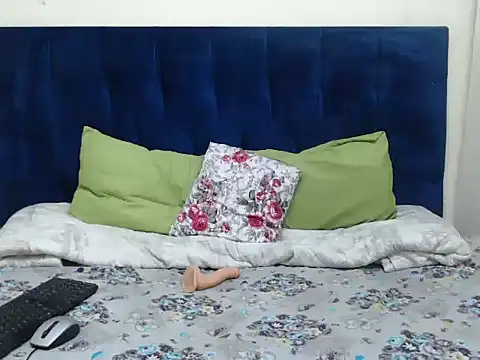 LilShyBabeX online show from 18, 4, 2026