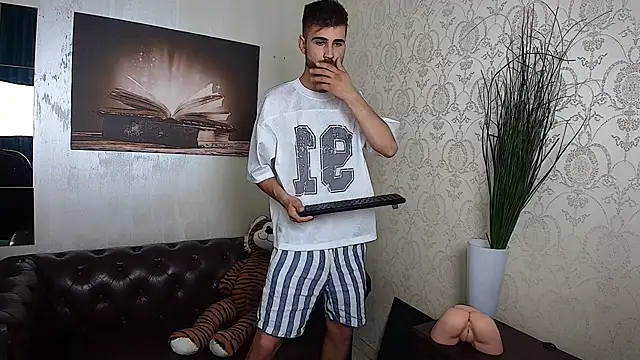 Snapshot of KyloEast chatting on 16, 7, 2026 KyloEast online show from 16, 7, 2026