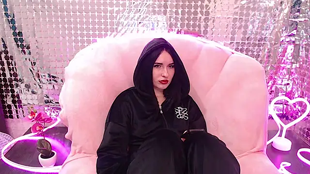 MadamSofi online show from 18, 4, 2026