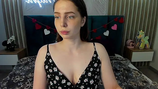Snapshot of ReneeBlair chatting on 7, 6, 2026 ReneeBlair online show from 7, 6, 2026