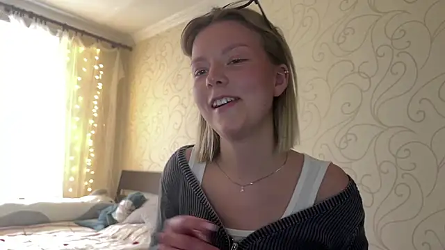 Tonya Silva online show from 28, 4, 2026