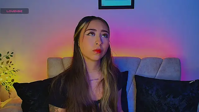 Cloe martinezz  online show from 13, 5, 2026