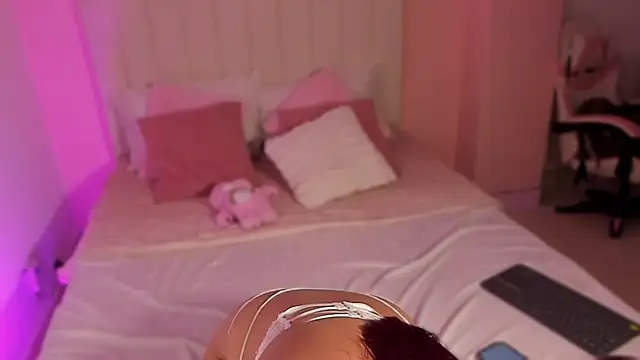 RoxanaRide online show from 18, 4, 2026