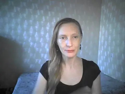 Snapshot of LunaBelle8 chatting on 4, 5, 2026 LunaBelle8 online show from 4, 5, 2026