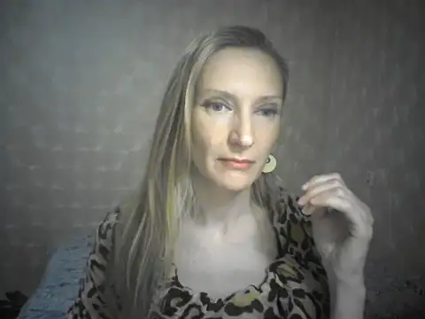 Snapshot of LunaBelle8 chatting on 19, 4, 2026 LunaBelle8 online show from 19, 4, 2026