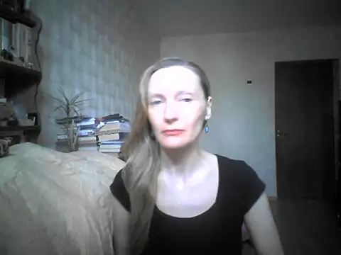 Snapshot of LunaBelle8 chatting on 5, 5, 2026 LunaBelle8 online show from 5, 5, 2026