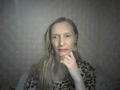Snapshot of LunaBelle8 chatting on 18, 4, 2026 LunaBelle8 online show from 18, 4, 2026