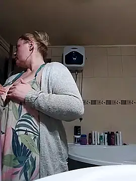 BigBoobsMia123 online show from 16, 4, 2026