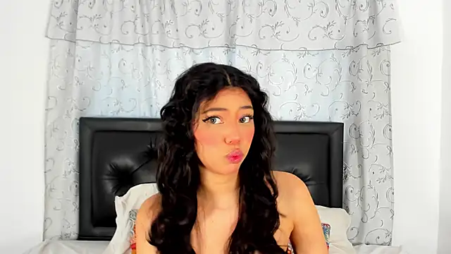 Snapshot of Nathy_Pelaez chatting on 4, 6, 2026 Nathy Pelaez online show from 4, 6, 2026