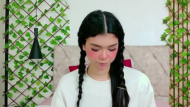 Snapshot of Nathy_Pelaez chatting on 13, 5, 2026 Nathy Pelaez online show from 13, 5, 2026