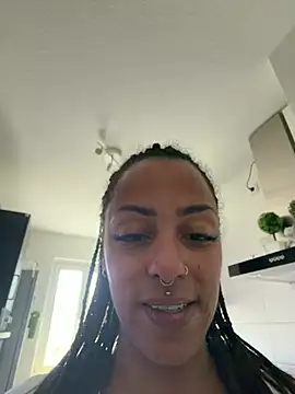 SweetPetiteNoir online show from 10, 7, 2026