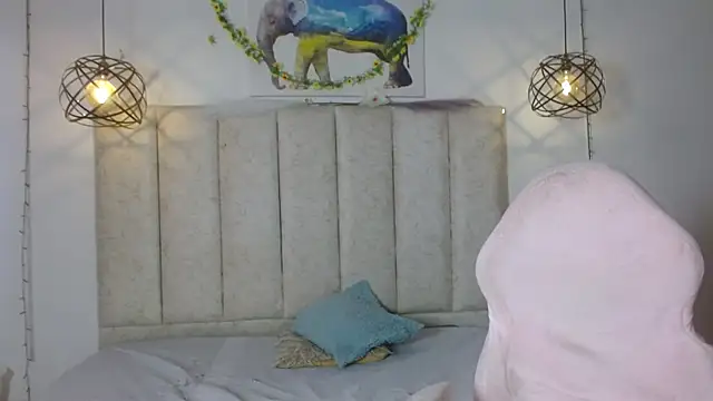 Snapshot of mrandmrsvixencs chatting on 11, 5, 2026 mrandmrsvixencs online show from 11, 5, 2026