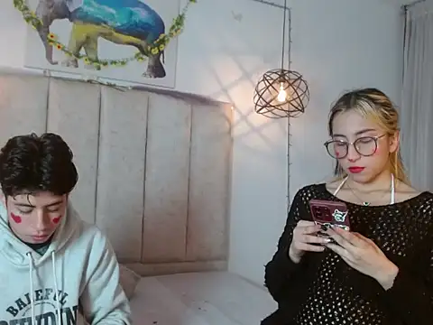 Snapshot of mrandmrsvixencs chatting on 29, 4, 2026 mrandmrsvixencs online show from 29, 4, 2026