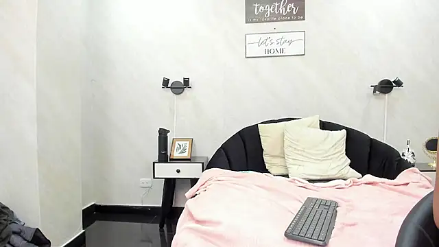 Brianaa sweet7 online show from 28, 4, 2026