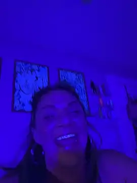 milkandhoneyy online show from 18, 4, 2026