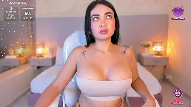 Snapshot of SofiaThonsonn chatting on 12, 6, 2026 SofiaThonsonn online show from 12, 6, 2026