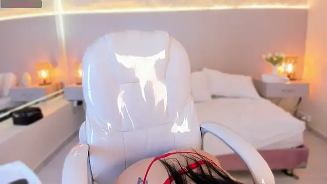 Snapshot of SofiaThonsonn chatting on 2, 6, 2026 SofiaThonsonn online show from 2, 6, 2026