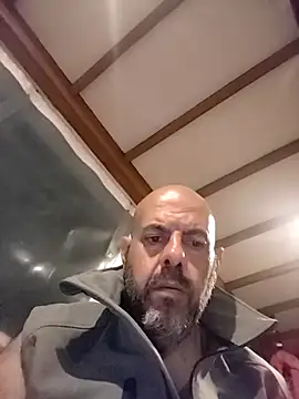 merenda2105 online show from 16, 4, 2026