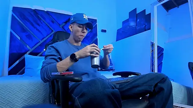 OliverThompsonJS online show from 8, 5, 2026