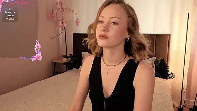 EvaHamilton online show from 22, 6, 2026