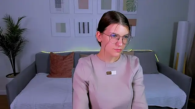 AnnaThorne online show from 24, 4, 2026