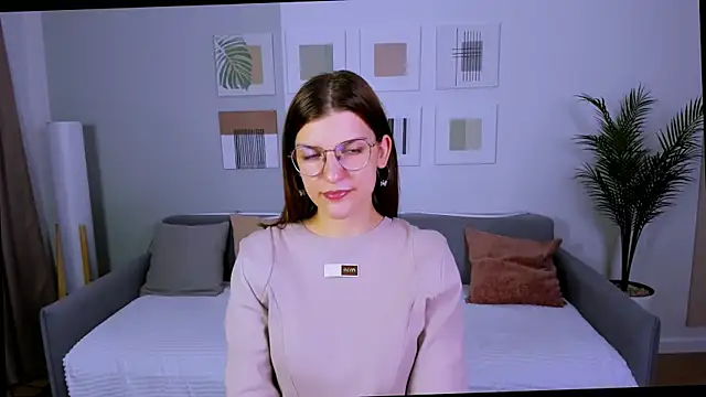 AnnaThorne online show from 28, 4, 2026