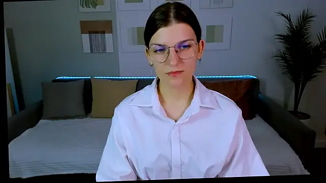 AnnaThorne online show from 30, 4, 2026