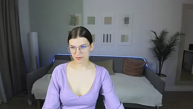 AnnaThorne online show from 12, 5, 2026