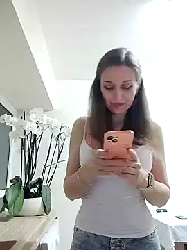 irresistibelle online show from 8, 5, 2026