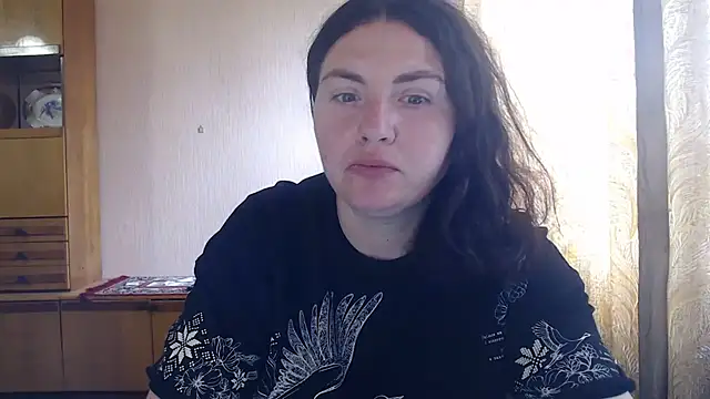 Snapshot of AlinaxJames chatting on 5, 7, 2026 AlinaxJames online show from 5, 7, 2026