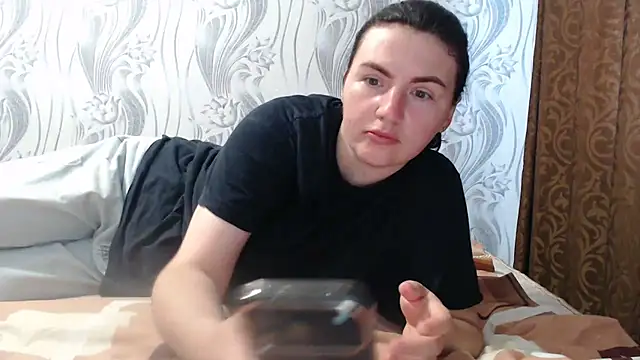 Snapshot of AlinaxJames chatting on 13, 6, 2026 AlinaxJames online show from 13, 6, 2026