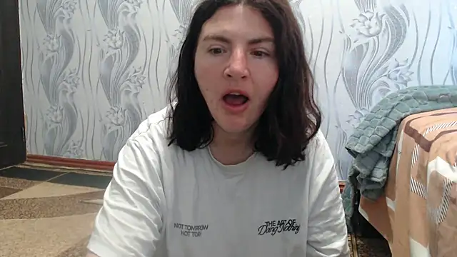 Snapshot of AlinaxJames chatting on 3, 6, 2026 AlinaxJames online show from 3, 6, 2026