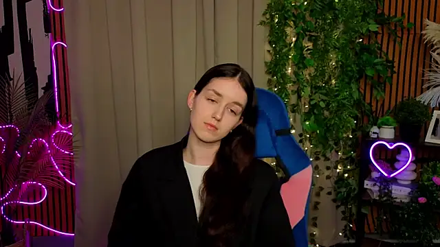 EmiliaDent online show from 19, 4, 2026