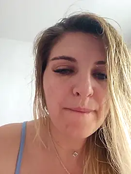 Snapshot of I_amBianca chatting on 8, 5, 2026 I amBianca online show from 8, 5, 2026