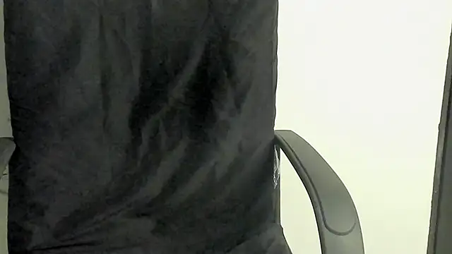 Snapshot of lolabunnysc chatting on 8, 5, 2026 lolabunnysc online show from 8, 5, 2026