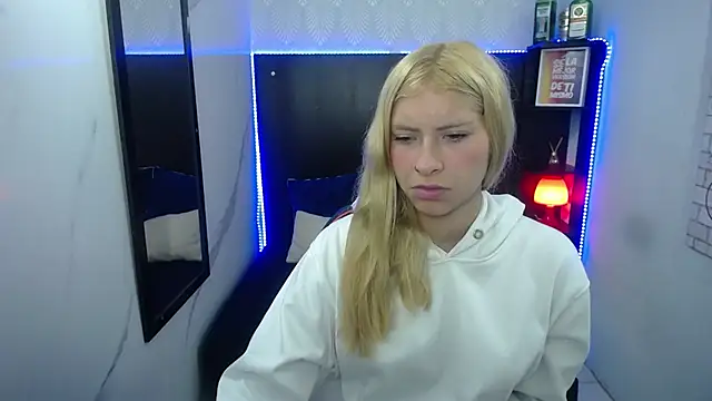 Snapshot of nancy_blonde chatting on 19, 6, 2026 nancy blonde online show from 19, 6, 2026