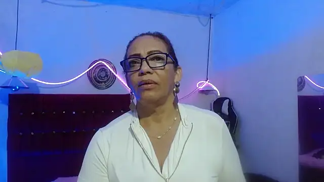 Sweet-Mommy-Milf online show from 28, 5, 2026
