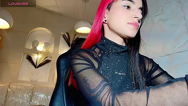 Snapshot of Moon_Red_r chatting on 16, 7, 2026 Moon Red r online show from 16, 7, 2026