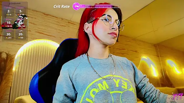 Snapshot of Moon_Red_r chatting on 8, 6, 2026 Moon Red r online show from 8, 6, 2026