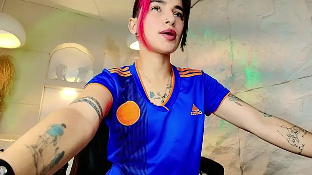 Snapshot of Moon_Red_r chatting on 3, 7, 2026 Moon Red r online show from 3, 7, 2026