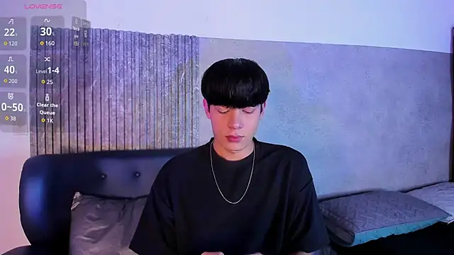 Isaac 01  online show from 18, 4, 2026